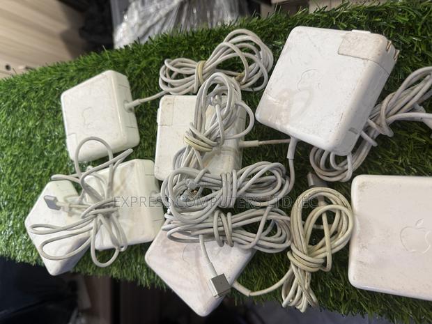 Apple Original 85watts Magsafe 2 Home Used Chargers From Uk · Photo 5