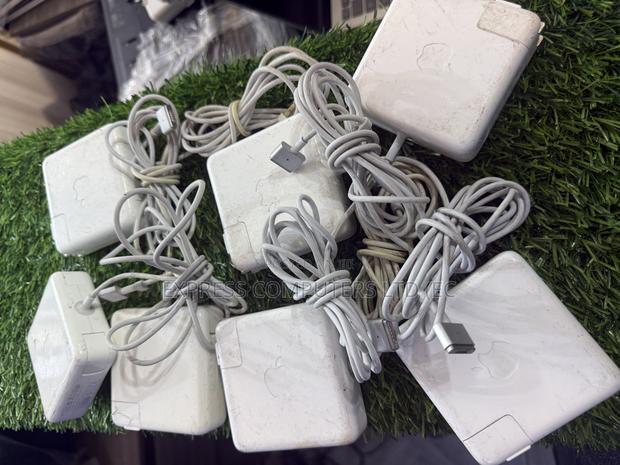 Apple Original 85watts Magsafe 2 Home Used Chargers From Uk · Photo 4