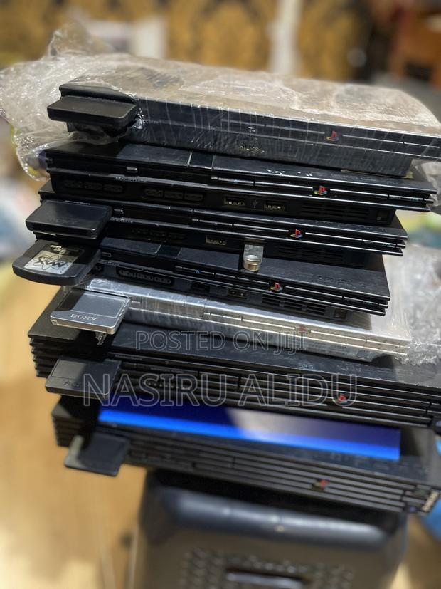 Ps2 With 5 -10 Games Installed · Photo 2