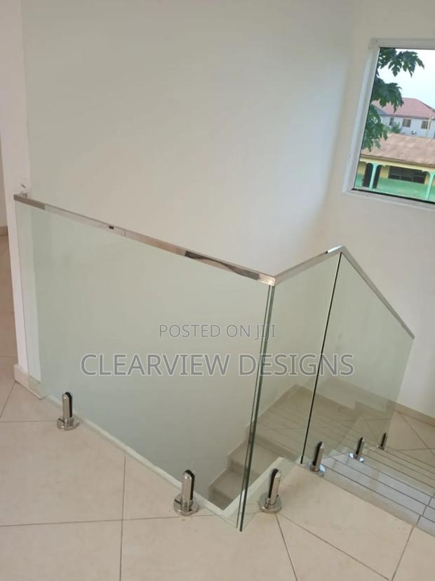 Stylish Frameless Glass Balustrade · Photo 1