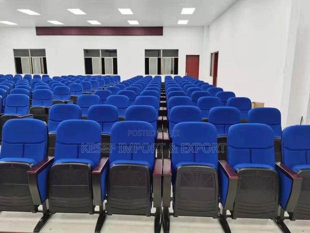 Auditorium Seat Chair · Photo 3