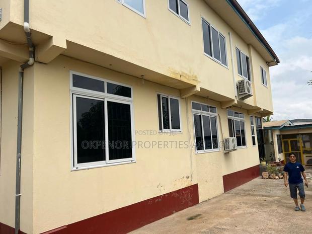 3bdrm House in Tema Com10 for rent · Photo 3