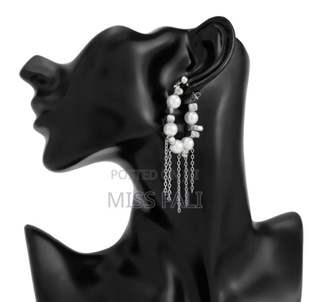 Classy Statement Drop Earrings With Pearls · Photo 2