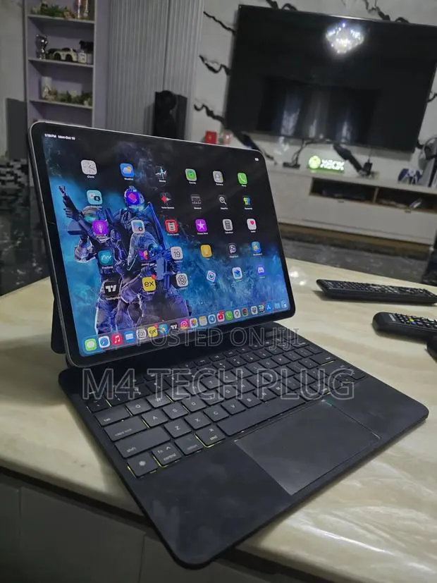 Apple iPad Pro 12.9 (2020) 256 GB Gray · Photo 1
