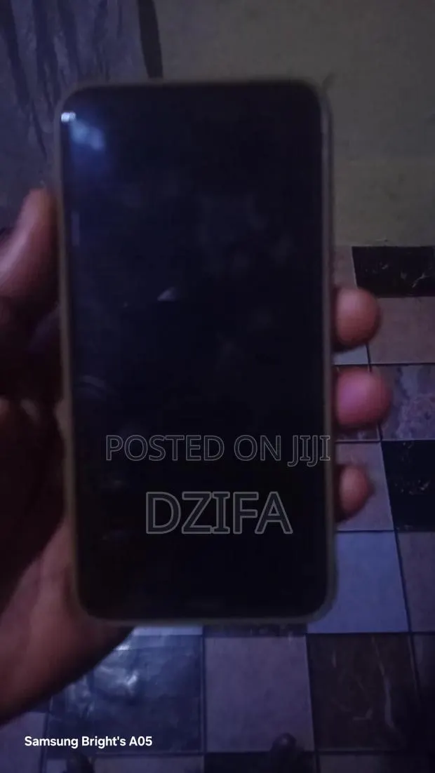 Apple iPhone XS Max 64 GB Black · Photo 1