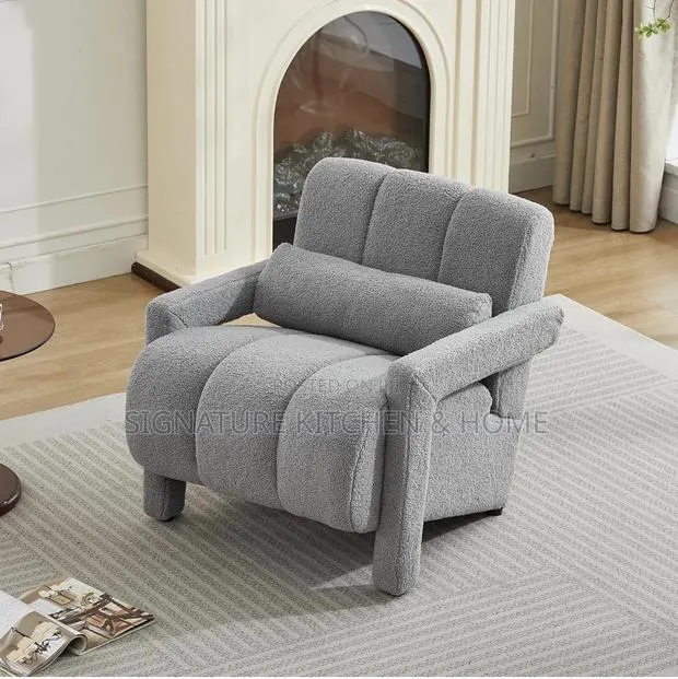Accent Chair · Photo 1