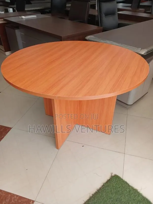 Round Wooden Conference Meeting Table (120*120cm) · Photo 1
