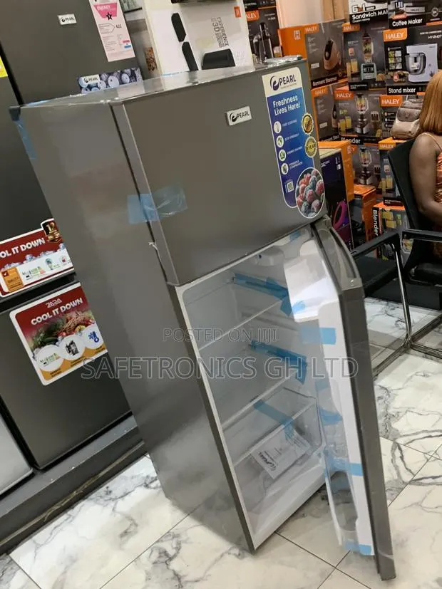 Ultra Modern Pf-2521w0-5e Pearl Doubledoor Top Mount Freezer Despenser · Photo 1