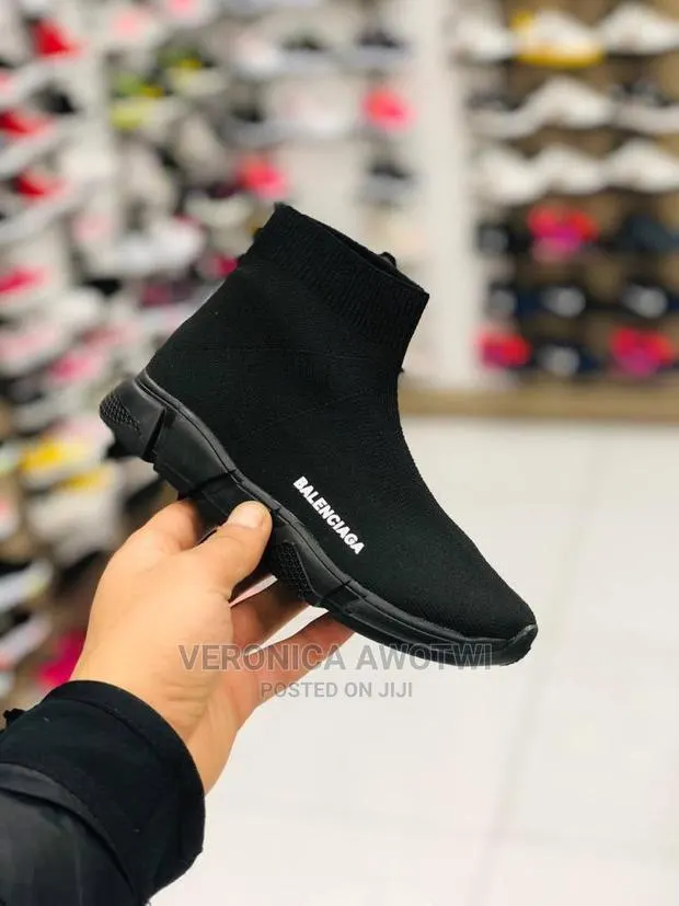 Balenciaga Canvas · Photo 1