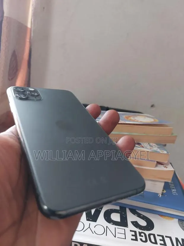 Apple iPhone 11 Pro 256 GB Graphite · Photo 1