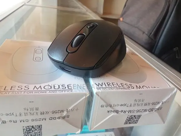 Rechargeable Wireless Mouse With Bluetooth · Photo 1