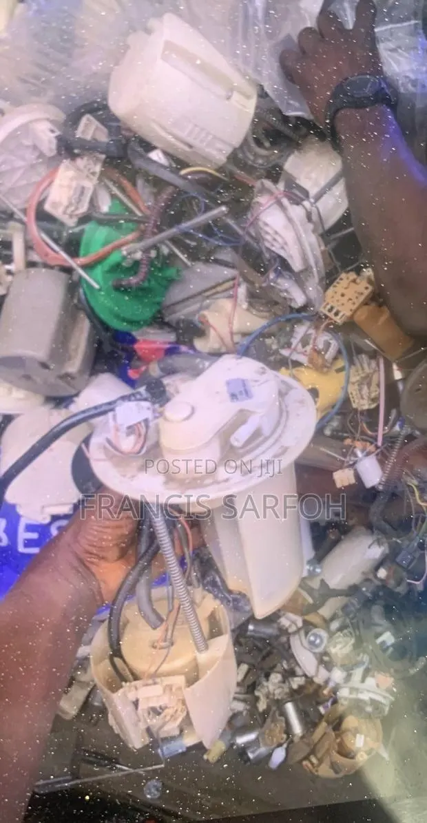 Toyota Vitz Fuel Pump · Photo 1