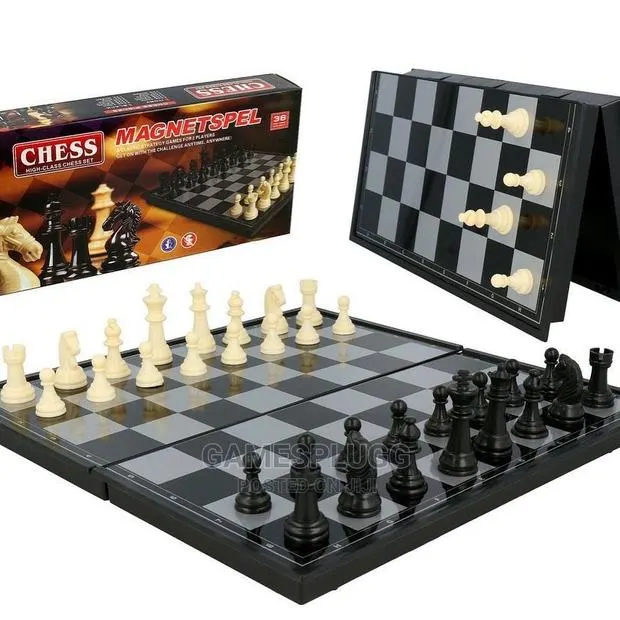 Magnetic Chess Set · Photo 1