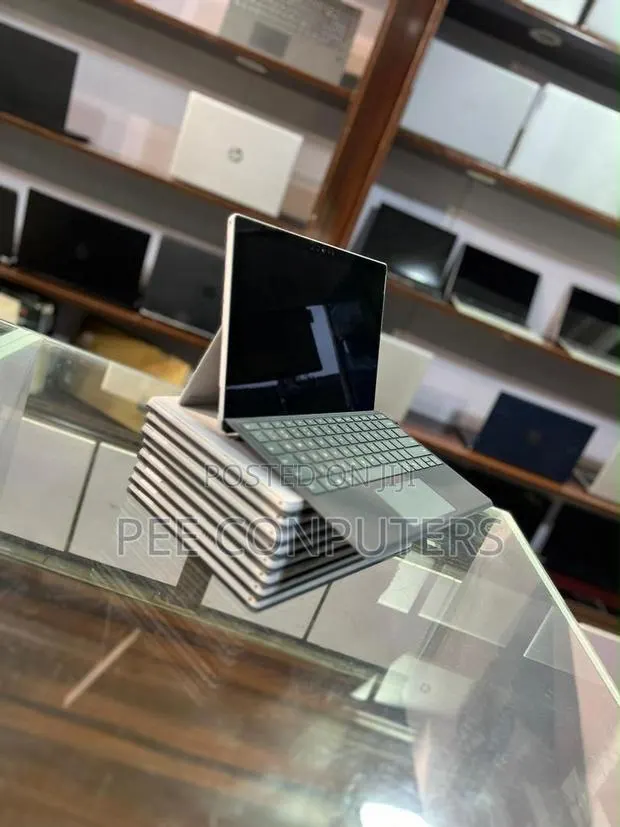 Laptop Microsoft Surface Pro 4 8GB Intel Core i5 SSD 256GB · Photo 1