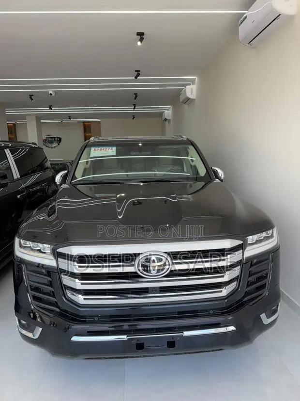 Toyota Land Cruiser 2025 Black · Photo 1