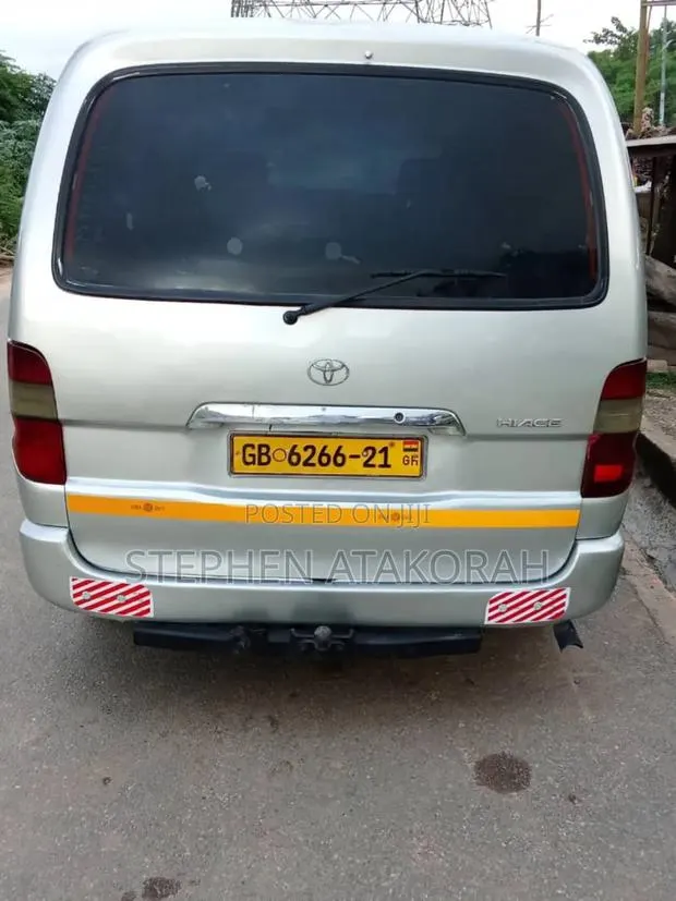 Toyota HiAce 2015 Grey · Photo 3