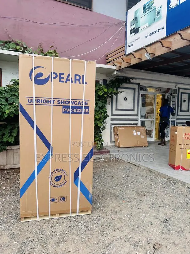 Durable Build Body Fridge Display 500L Pearl PVC-622-2b · Photo 1