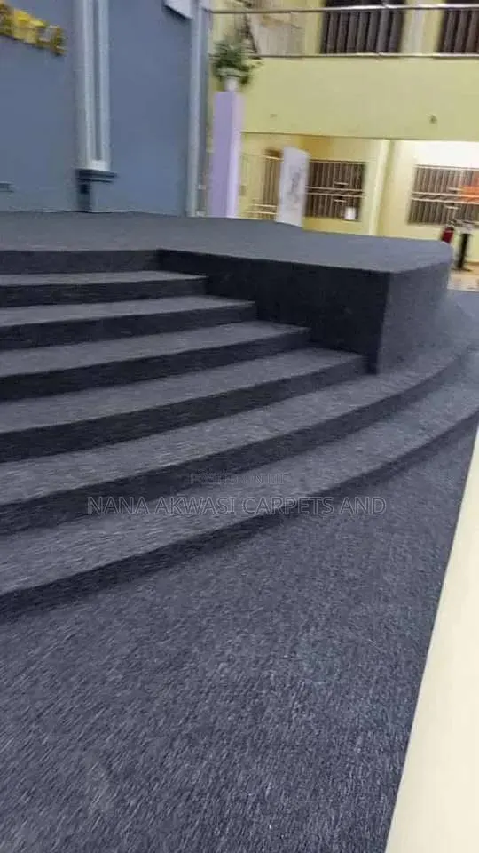 Dark Gray Industrial Plain Carpet · Photo 1