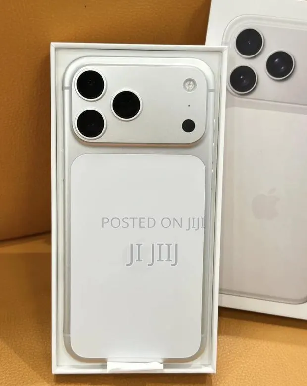 New Apple iPhone 17 Pro Max 256 GB White · Photo 1