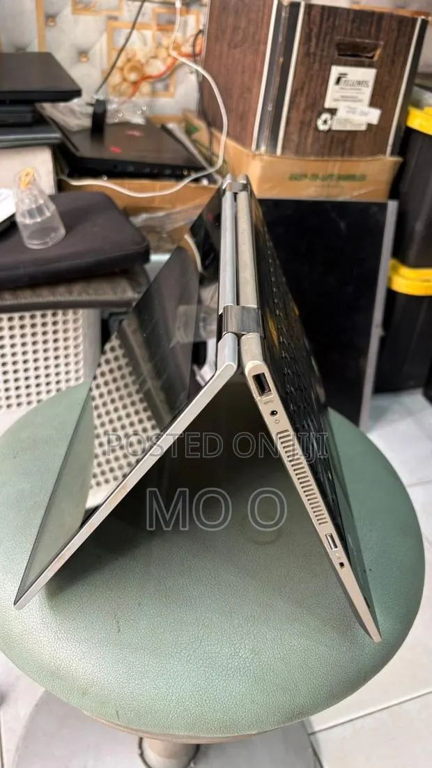 Laptop HP Pavilion X360 8GB Intel Core i7 SSD 256GB · Photo 1