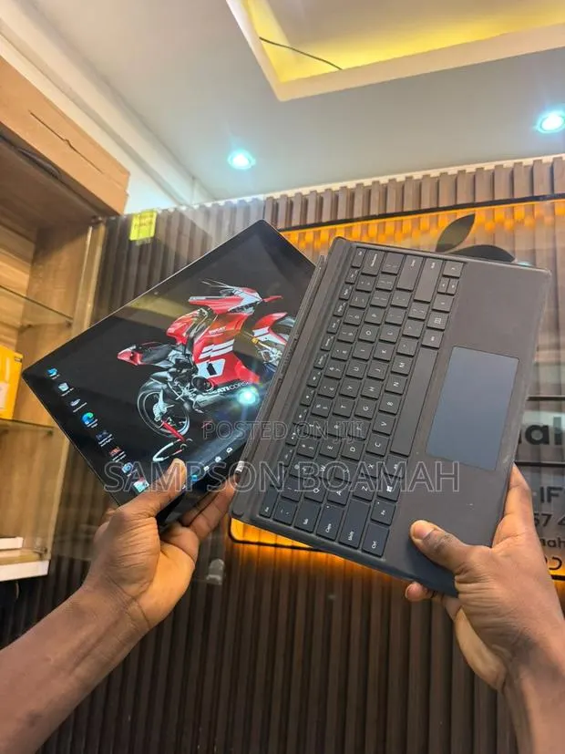 New Laptop Microsoft Surface Pro 6 8GB Intel Core i5 SSD 256GB · Photo 1