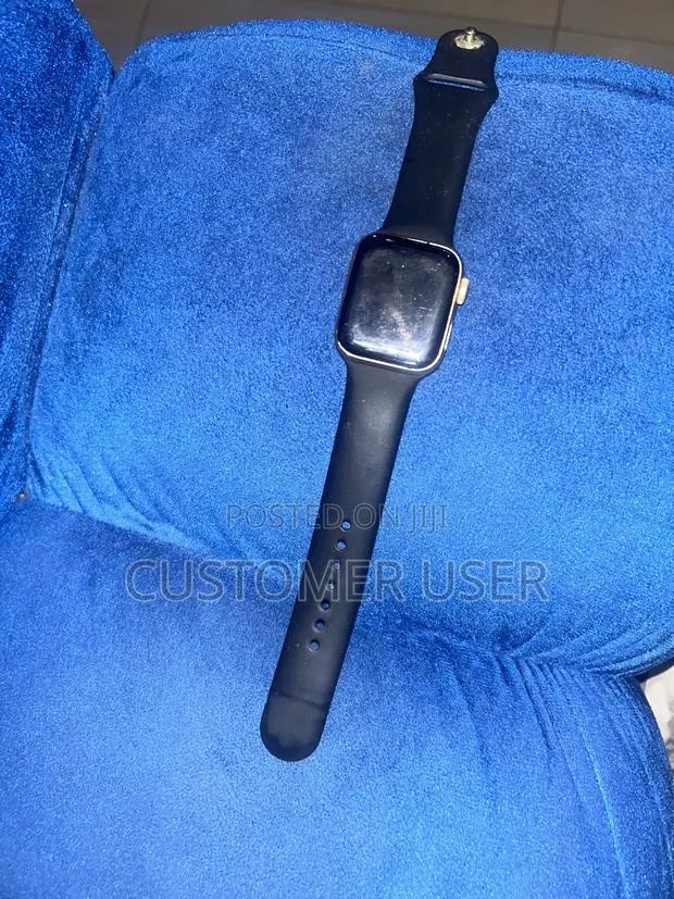 Apple Watch SE · Photo 1