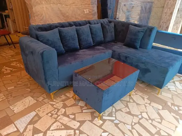 Lovely Sofa Set With Centre Table · Photo 1