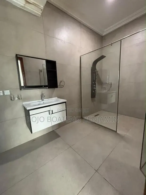 4bdrm House in Okponglo for rent · Photo 3