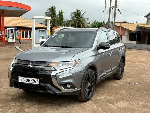 Mitsubishi Outlander 2020 Gray · Photo 1