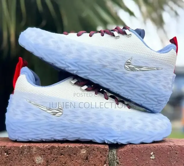 Nike ST Charge Basketball Shoe