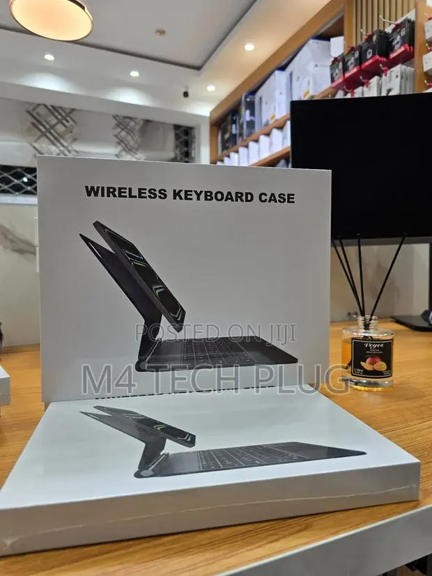 Wireless Keyboard Case For iPad 10th/A16 · Photo 1