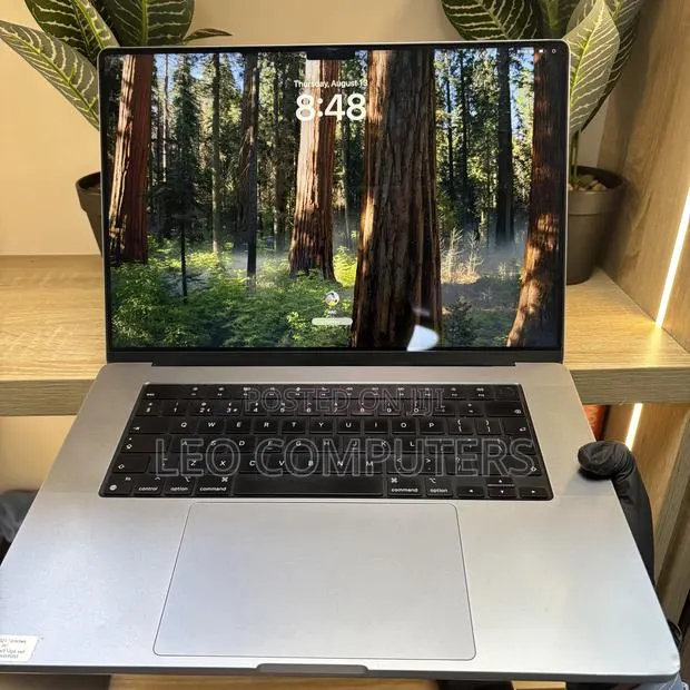 Laptop Apple MacBook Pro 2021 M1 16GB Apple M1 Pro SSD 512GB · Photo 1