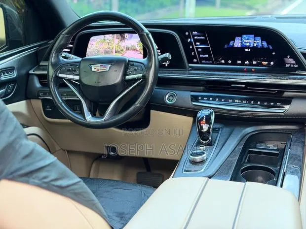 Cadillac Escalade 2021 · Photo 1