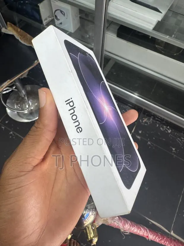 New Apple iPhone 17e 256 GB Black · Photo 1