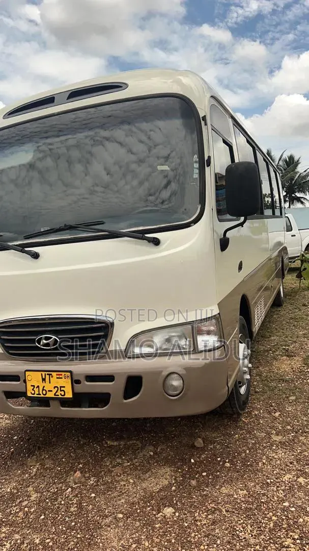 Hyundai County 2024 White · Photo 1