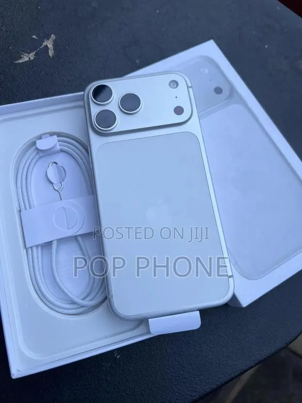 New Apple iPhone 17 Pro Max 256 GB Silver · Photo 1