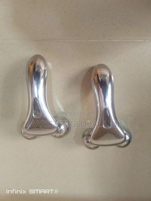 Body Kneading Massager · Photo 1