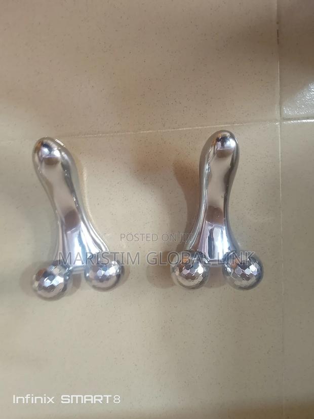 Body Kneading Massager · Photo 4