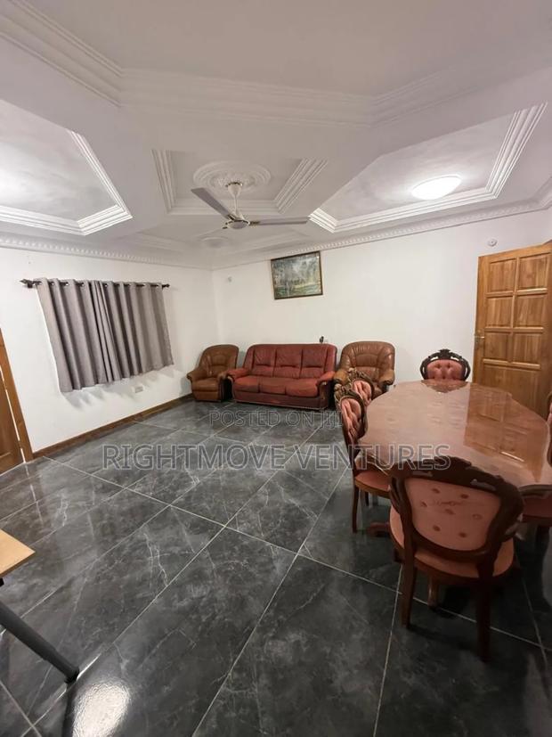 Fully Furnished 3 Master Bedrooms Apartment for Short Stay · Photo 1