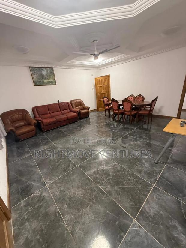Fully Furnished 3 Master Bedrooms Apartment for Short Stay · Photo 2