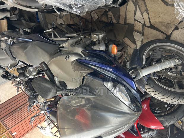 Yamaha FZ 2010 Silver · Photo 3