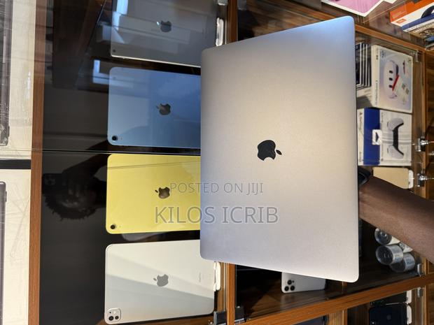 Laptop Apple MacBook Pro 2019 32GB Intel Core i7 SSD 512GB · Photo 2