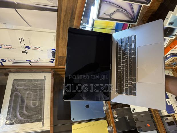 Laptop Apple MacBook Pro 2019 32GB Intel Core i7 SSD 512GB · Photo 1