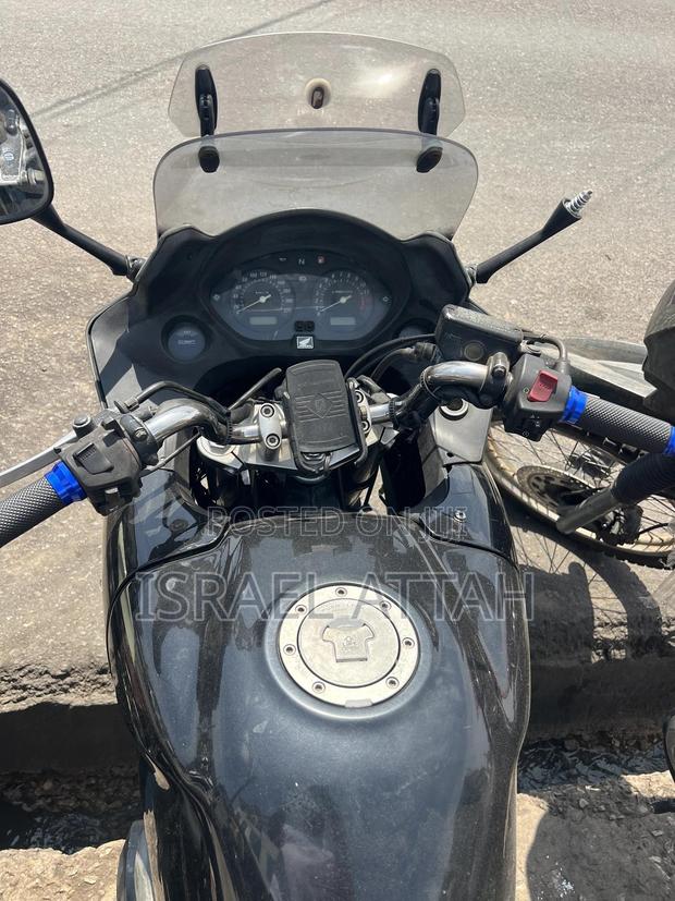 Honda CB 2009 Black · Photo 2