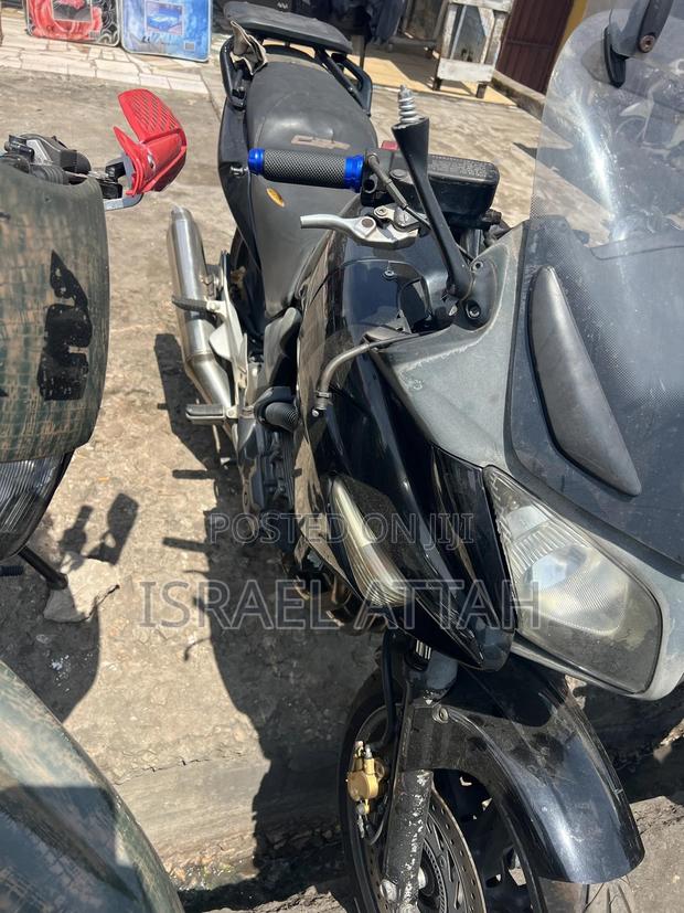 Honda CB 2009 Black · Photo 5