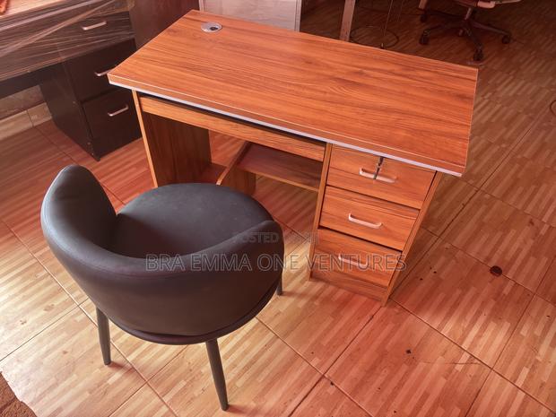 Office Table And Chair · Photo 1