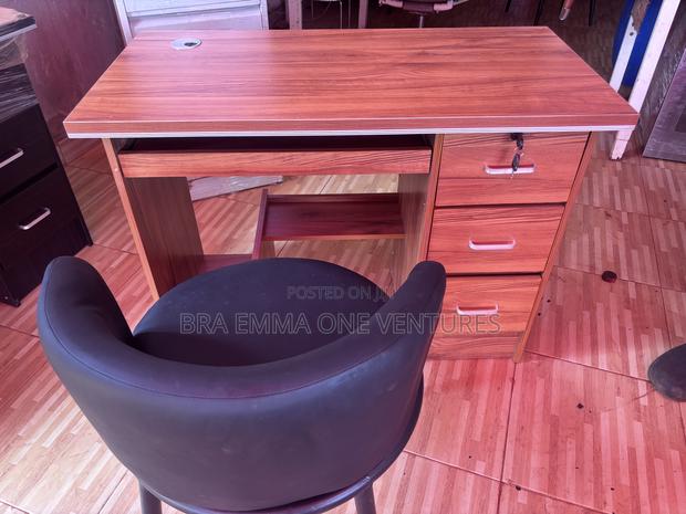 Office Table And Chair · Photo 2