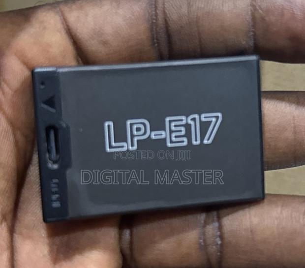 Lp-e17 Usb-c Rechargeable Li-ion Battery (7.4v 1450mah 10.73wh) · Photo 1