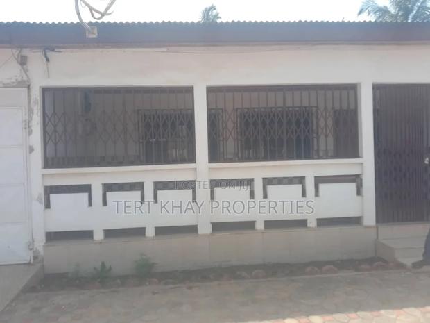 7bdrm House in Teshie Nungua Estate for sale · Photo 2
