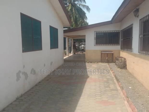 7bdrm House in Teshie Nungua Estate for sale · Photo 5
